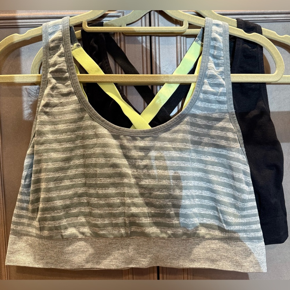 2 Proplayer 2X Sports Bras Criss-Cross Straps